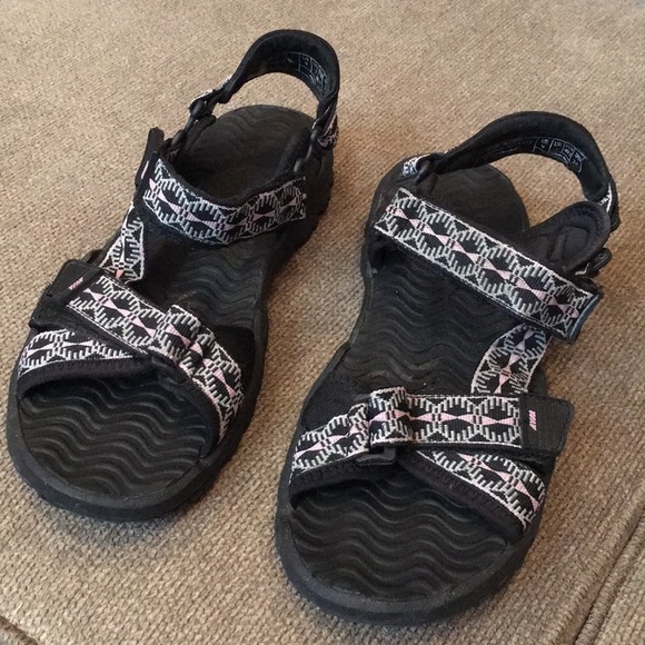 avia sandals